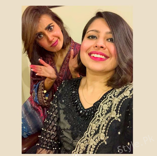 iqra aziz sister