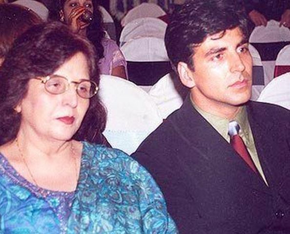 Akshay Kumar with his mother