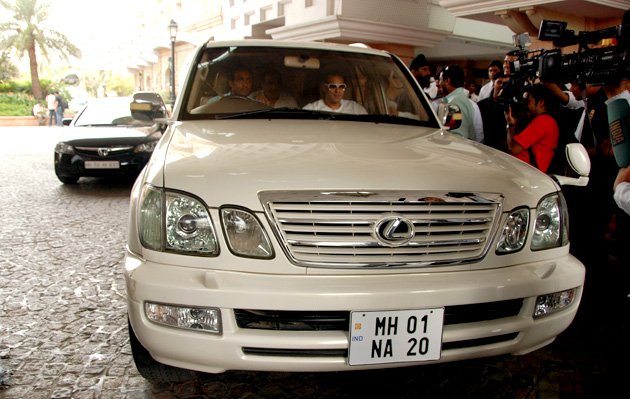 salman khan Lexus LX 470