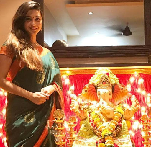 Shivani Surve with ganesha